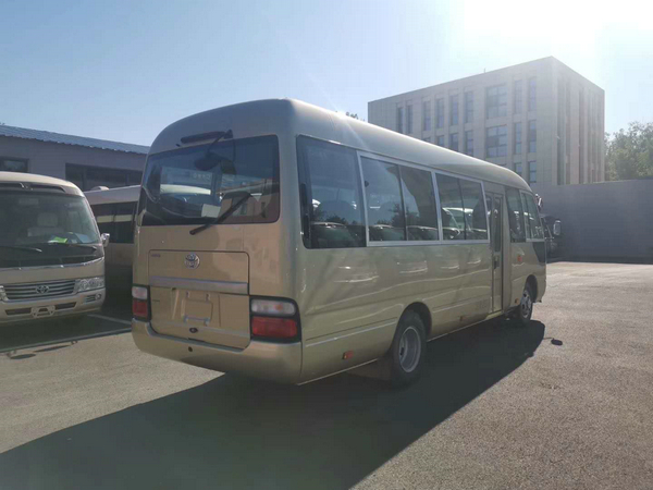 丰田柯斯达考斯特20座40v6全金色高级版到店